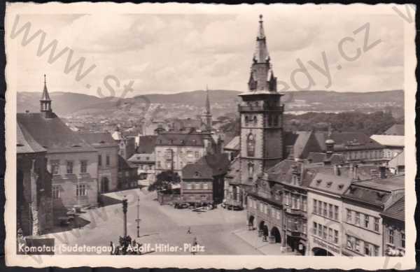  - Chomutov (Komotau), náměstí Adolfa Hitlera, částečný záběr města, kostel, morový sloup