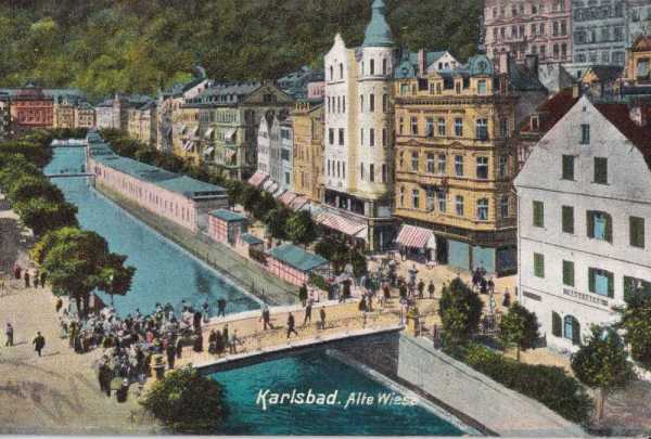  - Karlovy Vary, kolorovaná, pohled z výšky, hotely, ulice, Alte Wiese