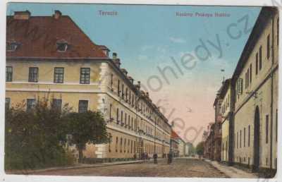  - Terezín (Litoměřice), Kasárny Prokopa Holého, pohled ulicí, kolorovaná