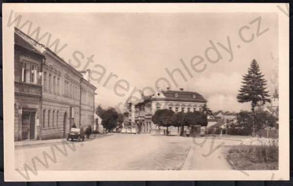  - Podbořany (Louny), Stalingradská třída, automobil