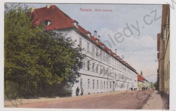  - Terezín (Litoměřice), kasárny, pohled ulicí, kolorovaná