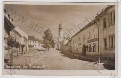  - Husinec na Šumavě (Prachatice), pohled ulicí, kostel