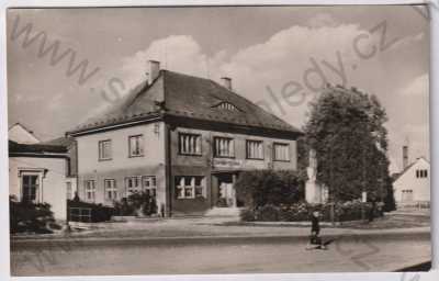  - Postřelmov (Šumperk), spořitelna, bicykl, chlapec, žena, socha