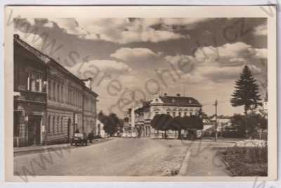  - Podbořany (Louny), pohled ulicí, automobil