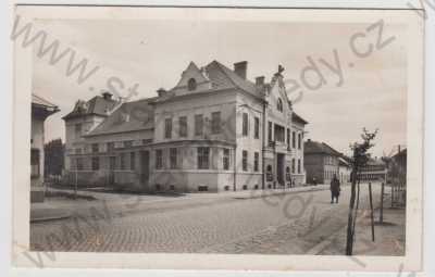  - Kostelec na Hané (Prostějov), Sokolovna, pohled ulicí, Fototypia-Vyškov