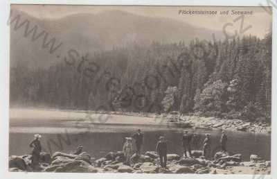  - Plešné jezero (Plöckensteinsee), Prachatice, Šumava, částečný záběr, muž, žena