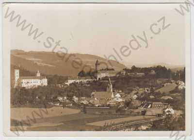  - Rožmberk nad Vltavou (Český Krumlov), částečný záběr města, pohled na město z výšky, hrad