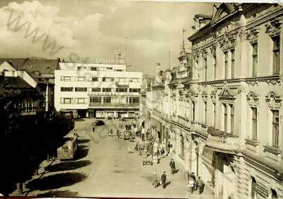  - Vsetín - Stalingradské náměstí, spořitelna, Orbis, AUTO, autobus