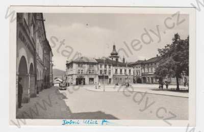  - Frenštát pod Radhoštěm (Nový Jičín), náměstí, automobil, morový sloup, Fototypia-Vyškov