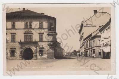  - Ivančice (Brno-venkov), Dům pánů z Lipé, hotel, občanská záložna, pohled ulicí, Foto-fon