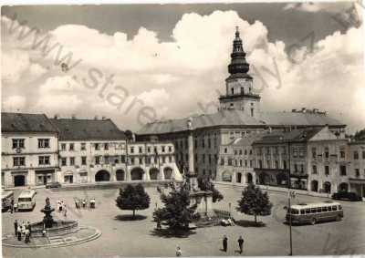  - Kroměříž, náměstí, autobus, obchody, ORBIS, foto V. Fyman