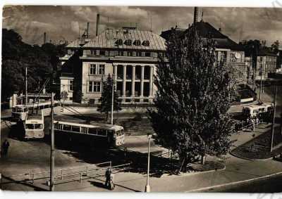  - Plzeň, pivovary, ORBIS, foto F. Pražský, tramvaj