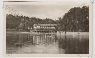  - Adršpašské skály (Náchod), Hotel Skalní město, řeka, loď