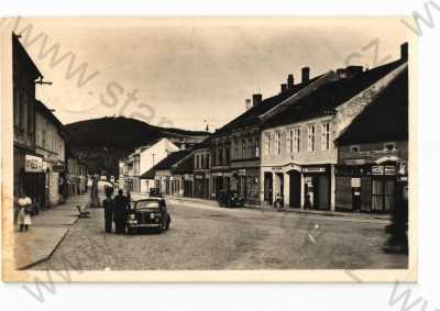  - Volyně, Strakonice, pohled ulicí, obchody, automobil, Grafo Čuda Holice