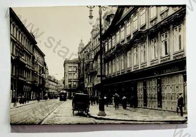  - Praha - Národní třída, TRAMVAJ, kočár, nejedná se o pohlednici, fotografie, rozměr 11,3 x 16,9 cm