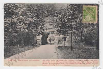  - Brno, (Brünn), starý vjezd na hrad Špilberk, muž